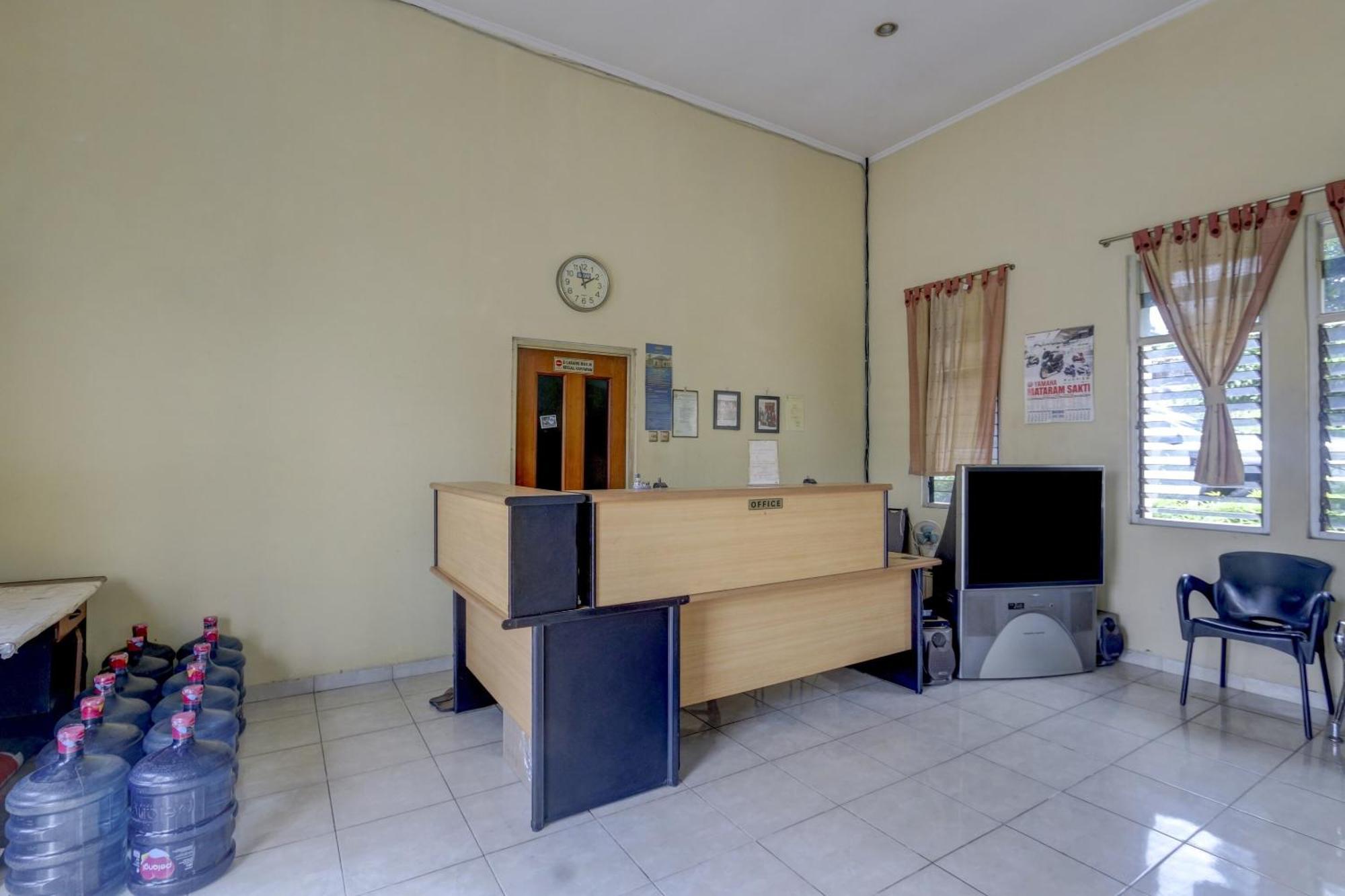 סמאראנג Oyo Life 90159 Puri Asoka Guest House מראה חיצוני תמונה